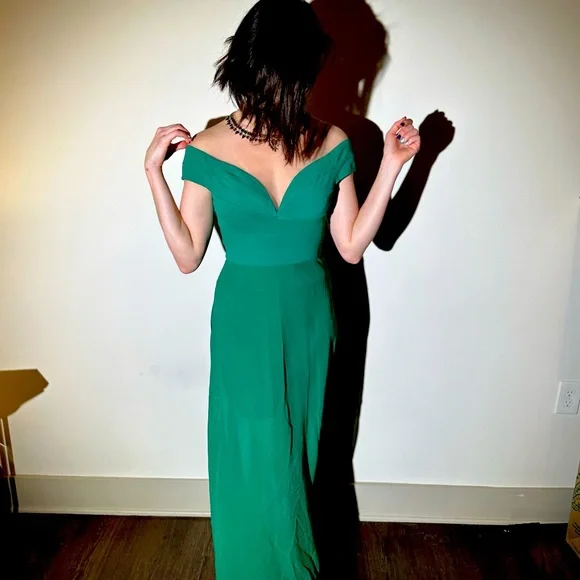 BCBG Maxima Green Silk Blend formal dress BCBG Maxima Green Silk Blend formal dress